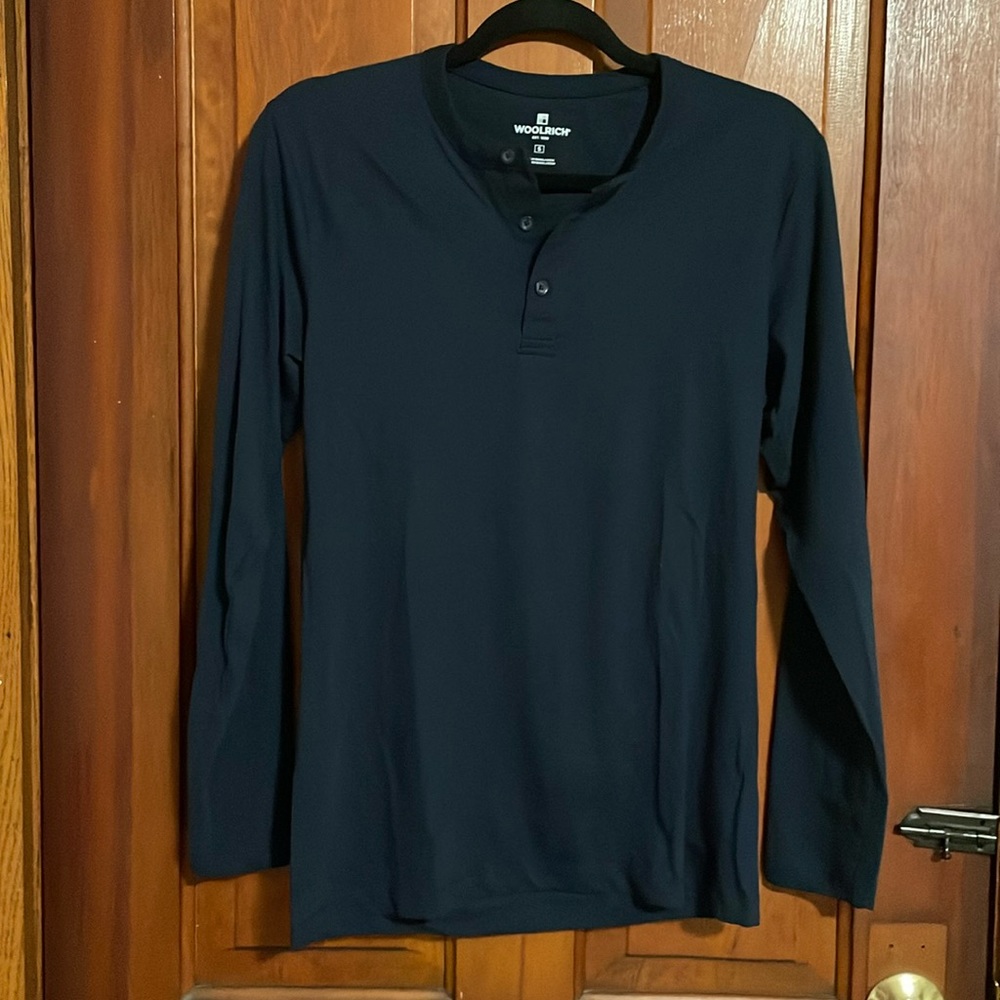 M’s Woolrich Henley, size S
